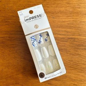 Press-On Nails MEDIUM LENGTH